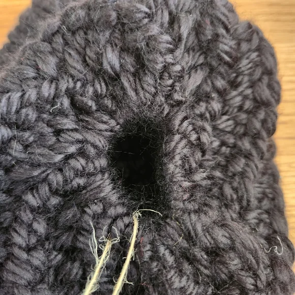 Hand Made Women's Spiral Knit Messy Bun Pony Tail Beanie in Black - Picture 5 of 6